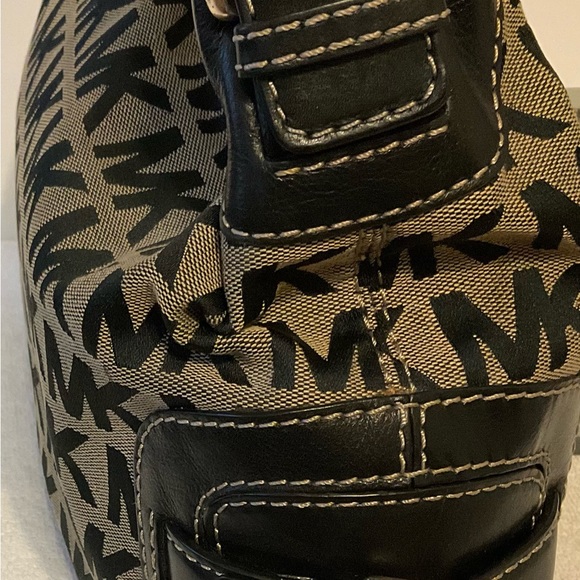 MICHAEL KORS Vintage Black Signature Bedford Hobo Shoulder Bag - Picture 5 of 8